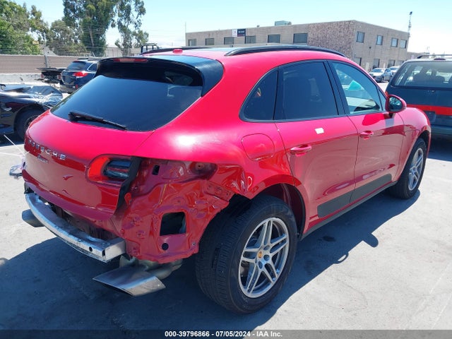 2018 PORSCHE MACAN WP1AA2A55JLB10192 Photo 3