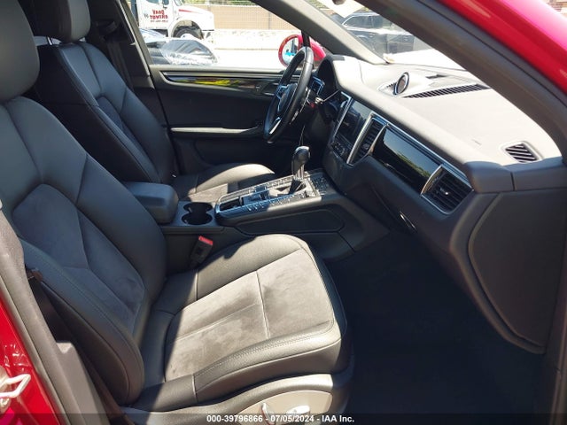2018 PORSCHE MACAN WP1AA2A55JLB10192 Photo 4