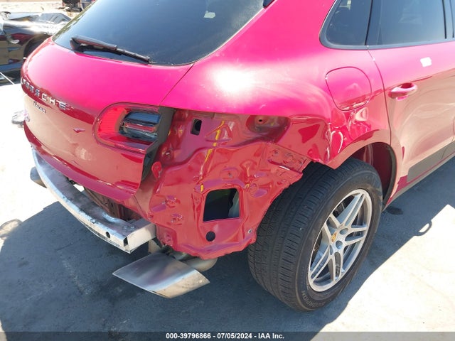 2018 PORSCHE MACAN WP1AA2A55JLB10192 Photo 5