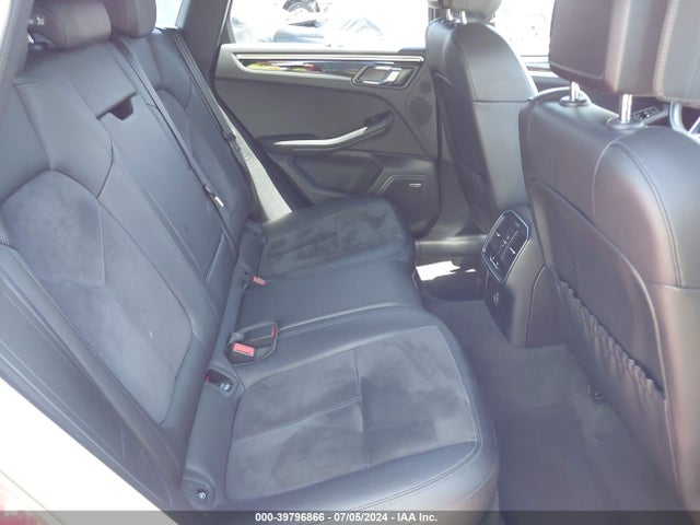 2018 PORSCHE MACAN WP1AA2A55JLB10192 Photo 7