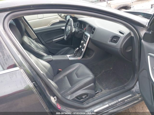YV1612TK2F1358651 Volvo S60 T5 Premier