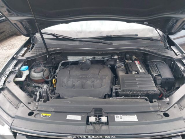 3VV3B7AX9JM213623 Volkswagen Tiguan 2.0t Se/2.0t Sel