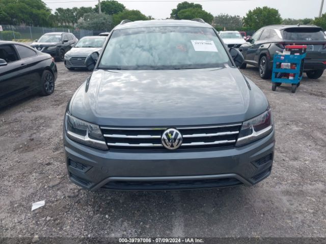 3VV3B7AX9JM213623 Volkswagen Tiguan 2.0t Se/2.0t Sel