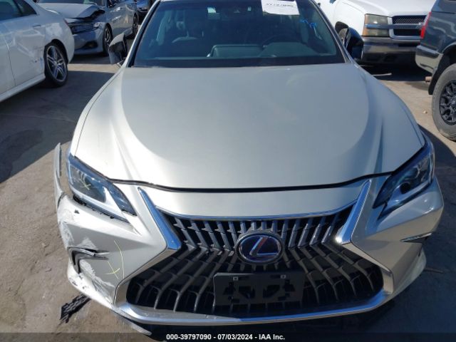 58ADA1C10NU025672 Lexus ES 300H