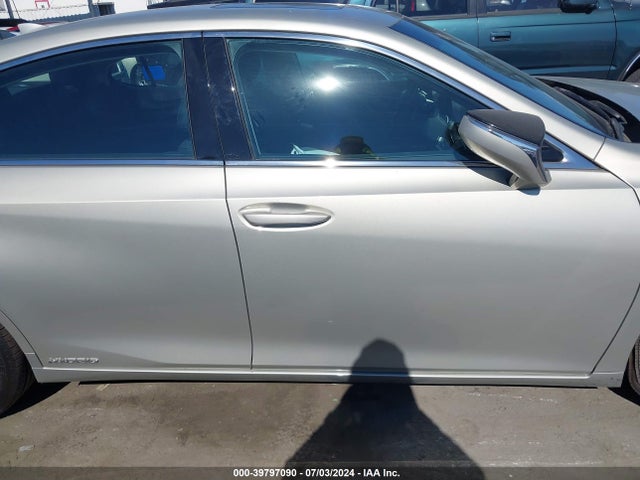 Lexus ES 300H 2022 58ADA1C10NU025672 Image 13