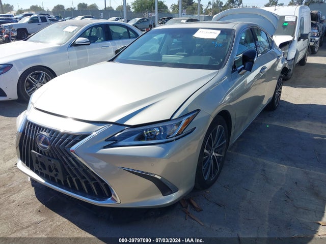 58ADA1C10NU025672 Lexus ES 300H