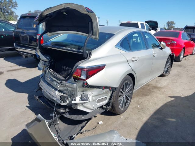 58ADA1C10NU025672 Lexus ES 300H