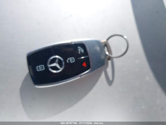 WDDZF4JB1HA097797 Mercedes-Benz E 300