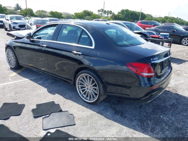 WDDZF4JB1HA097797 Mercedes-Benz E 300