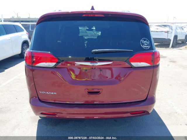 2C4RC1DG1LR268495 Chrysler Voyager Lxi