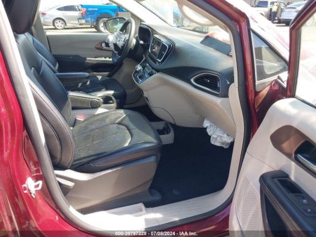 2C4RC1DG1LR268495 Chrysler Voyager Lxi