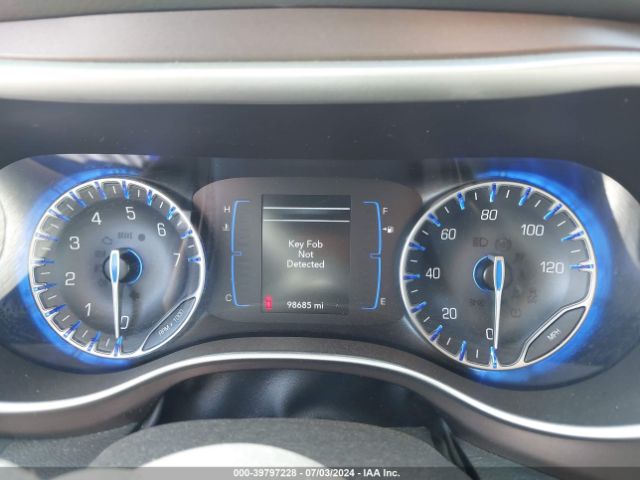 2C4RC1DG1LR268495 Chrysler Voyager Lxi