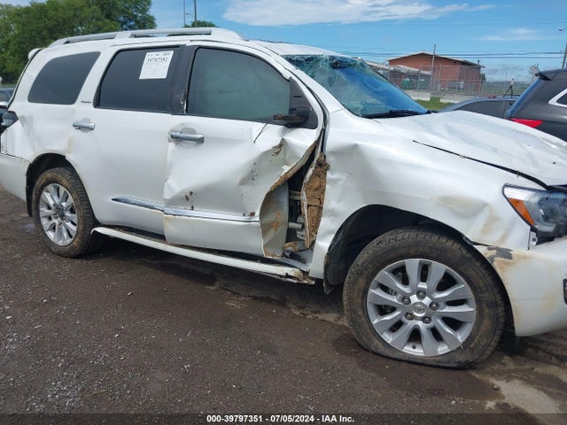 Toyota Sequoia Platinum 2018 5TDDY5G10JS159220 Image 14