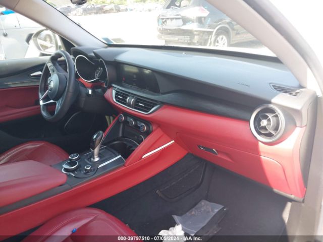 ZASFAKAN3J7B80426 Alfa Romeo Stelvio Awd