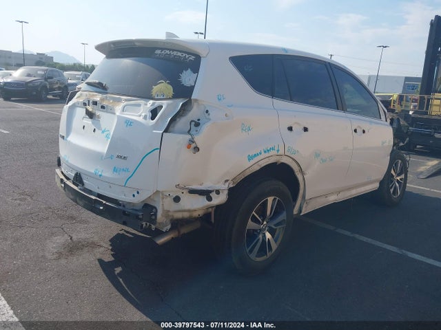 Toyota Rav4 Xle 2017 JTMWFREVXHD105263 Image 4