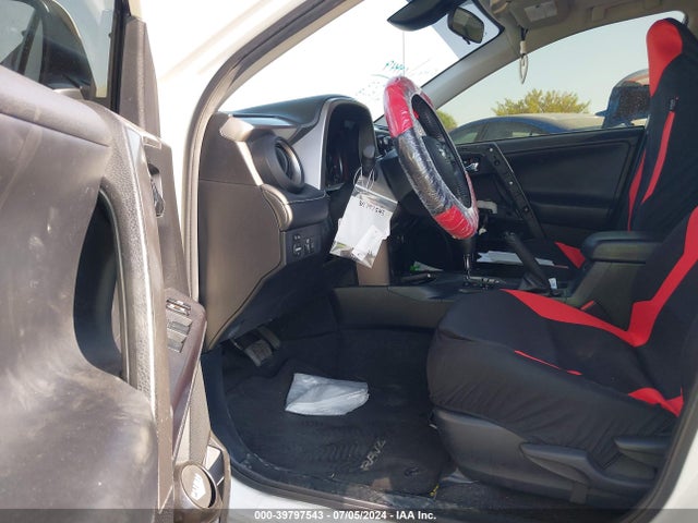 Toyota Rav4 Xle 2017 JTMWFREVXHD105263 Image 5