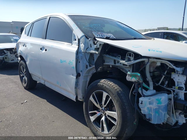 Toyota Rav4 Xle 2017 JTMWFREVXHD105263 Image 6