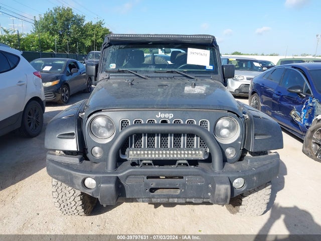 1C4BJWDG3HL548746 Jeep Wrangler Unlimited Sport 4x4