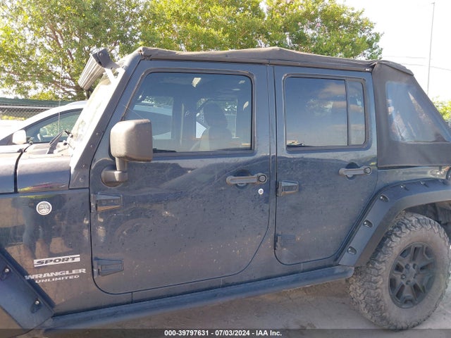 1C4BJWDG3HL548746 Jeep Wrangler Unlimited Sport 4x4