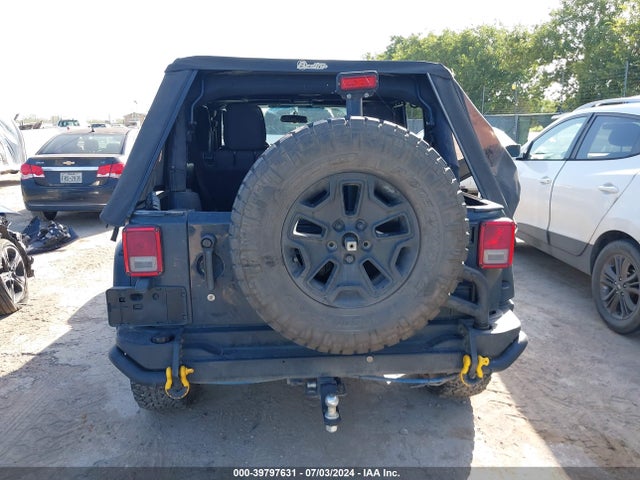 1C4BJWDG3HL548746 Jeep Wrangler Unlimited Sport 4x4