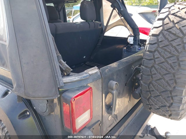 1C4BJWDG3HL548746 Jeep Wrangler Unlimited Sport 4x4