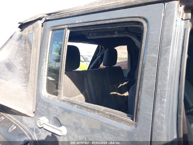1C4BJWDG3HL548746 Jeep Wrangler Unlimited Sport 4x4