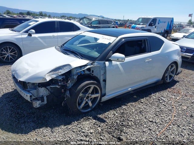 JTKJF5C76FJ011606 Scion TC