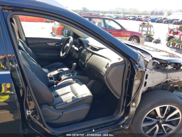JN8AT2MV9JW354583 Nissan Rogue Sl