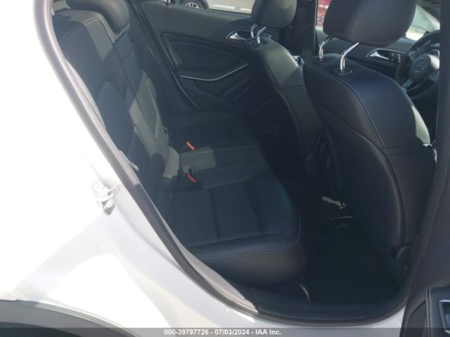 WDCTG4EB1KU019480 Mercedes-Benz GLA 250