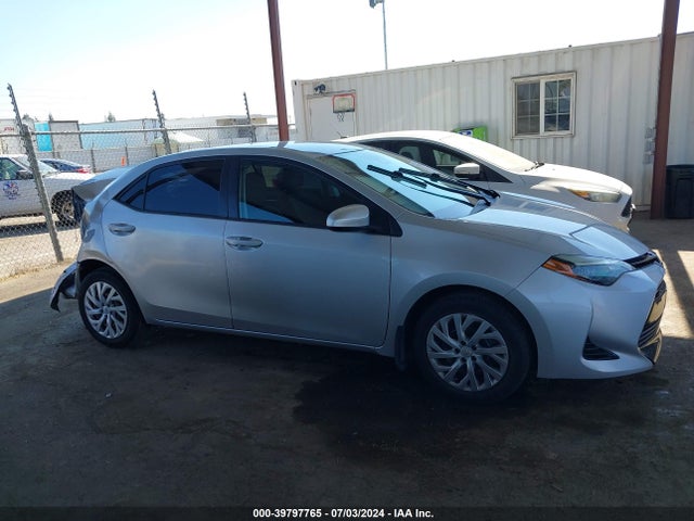 Toyota COROLLA LE 2017 5YFBURHE8HP670429 Image 13