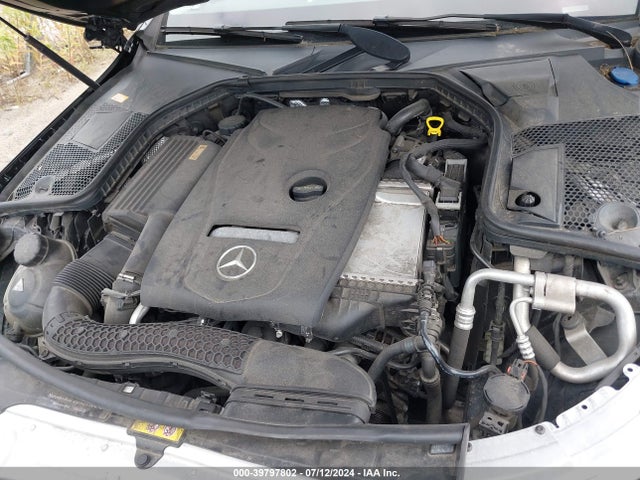 WDDWF4KB4HR224786 Mercedes-Benz C 300 4matic/luxury 4matic/sport 4matic