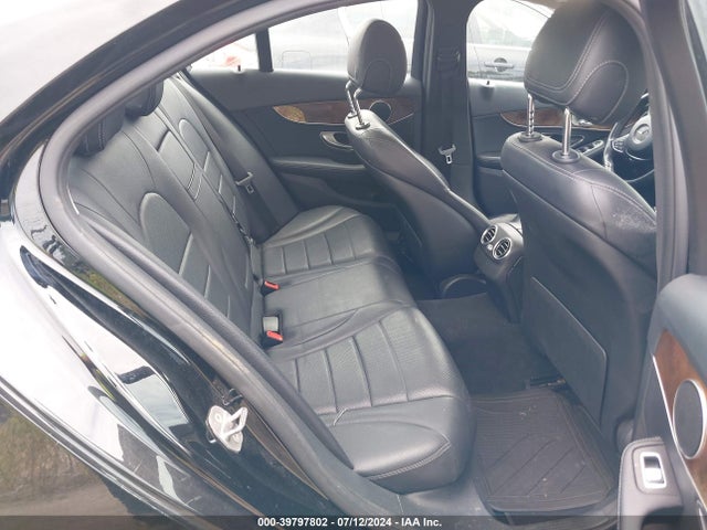 WDDWF4KB4HR224786 Mercedes-Benz C 300 4matic/luxury 4matic/sport 4matic