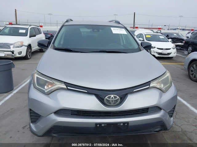 Toyota RAV4 LE 2017 2T3ZFREV2HW326257 Image 12