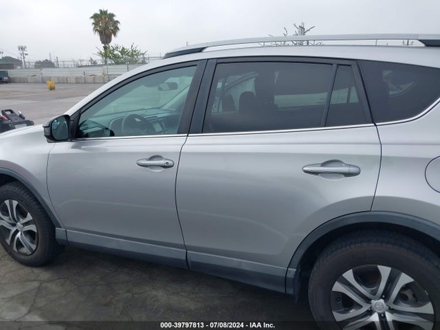 Toyota RAV4 LE 2017 2T3ZFREV2HW326257 Image 14