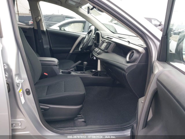 Toyota RAV4 LE 2017 2T3ZFREV2HW326257 Image 5