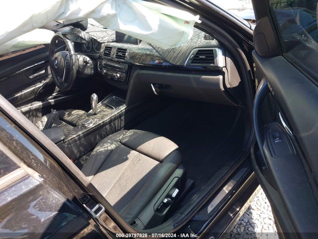 WBA8D9C58JA013459 BMW 330i Xdrive