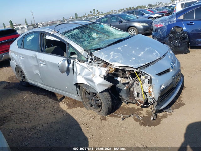 Toyota Prius Two 2015 JTDKN3DU1F1944434 main image