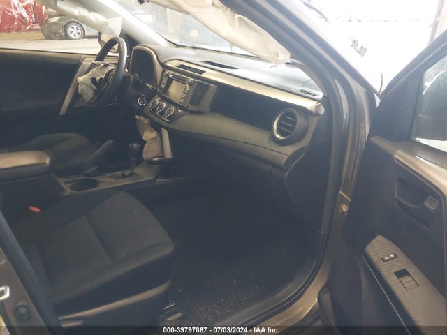 Toyota RAV4 LE 2014 JTMBFREV2E5030367 Image 5