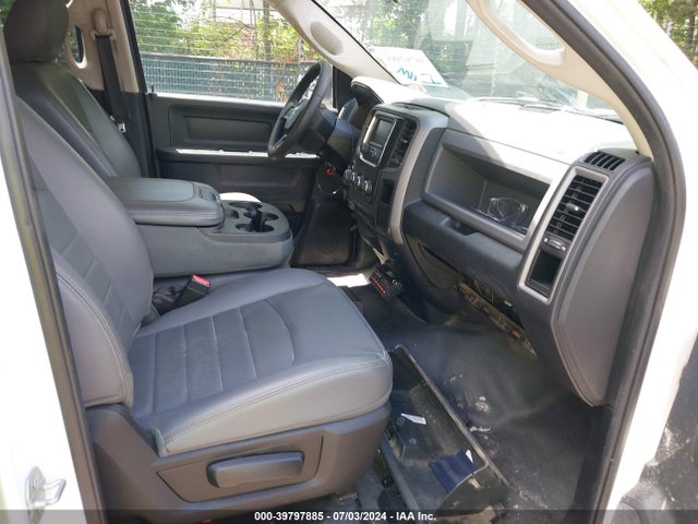 1C6RR7FG1HS812652 RAM 1500 Tradesman Quad Cab 4x4 6'4 Box