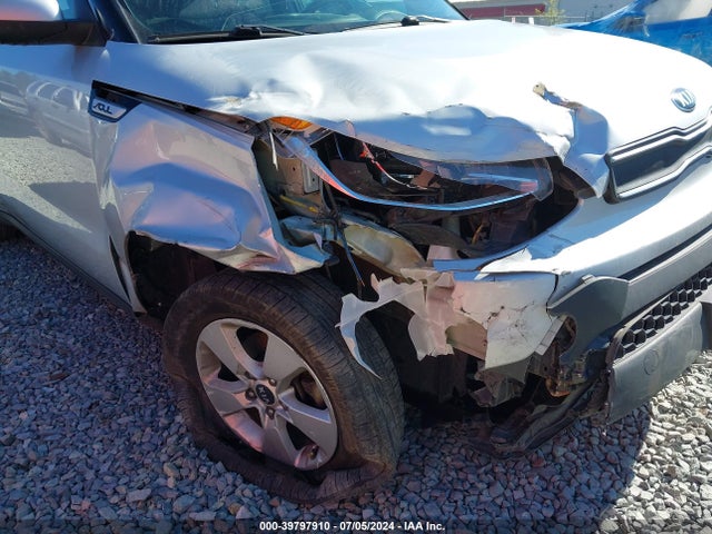 KIA Soul 2017 KNDJN2A20H7472090 Image 18