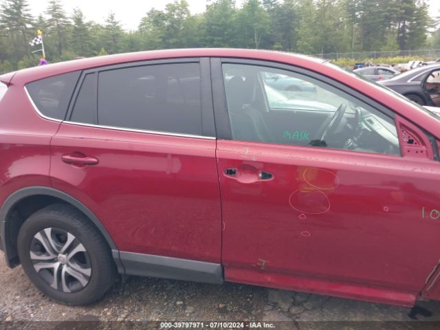 2T3BFREV4JW766729 Toyota RAV4 LE