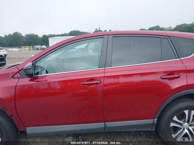 2T3BFREV4JW766729 Toyota RAV4 LE
