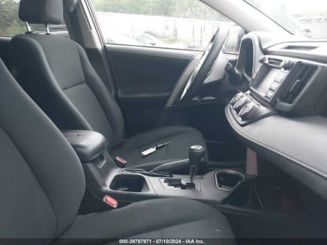 2T3BFREV4JW766729 Toyota RAV4 LE