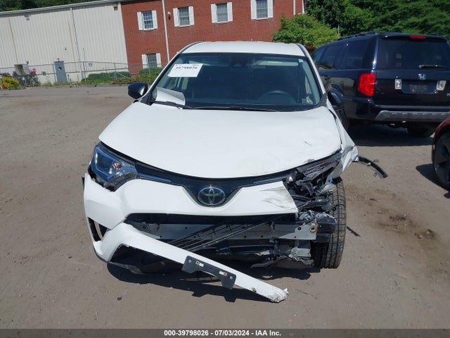Toyota RAV4 LE 2018 JTMBFREV9JJ739654 Image 11