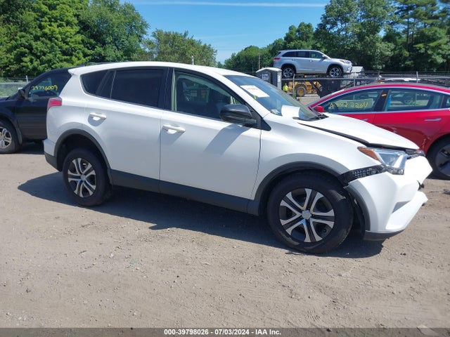 Toyota RAV4 LE 2018 JTMBFREV9JJ739654 Image 12