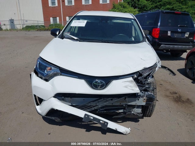 Toyota RAV4 LE 2018 JTMBFREV9JJ739654 Image 6