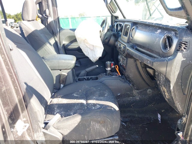 1C4HJXDN3MW831140 Jeep Wrangler Unlimited Sport S 4x4