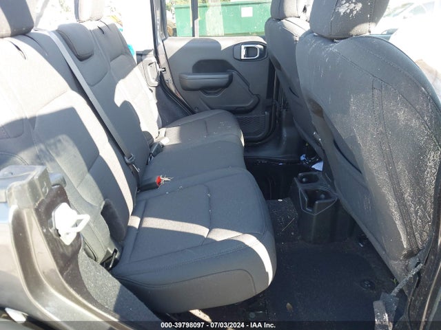 1C4HJXDN3MW831140 Jeep Wrangler Unlimited Sport S 4x4