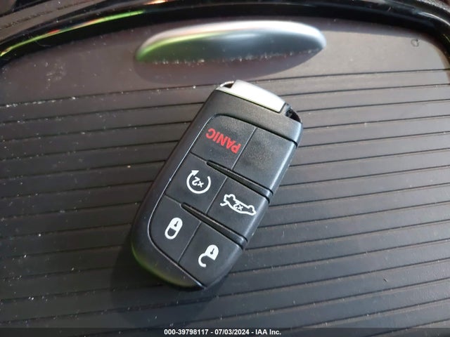 2C3CCAGG7JH331043 Chrysler 300 300s Awd