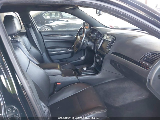 2C3CCAGG7JH331043 Chrysler 300 300s Awd